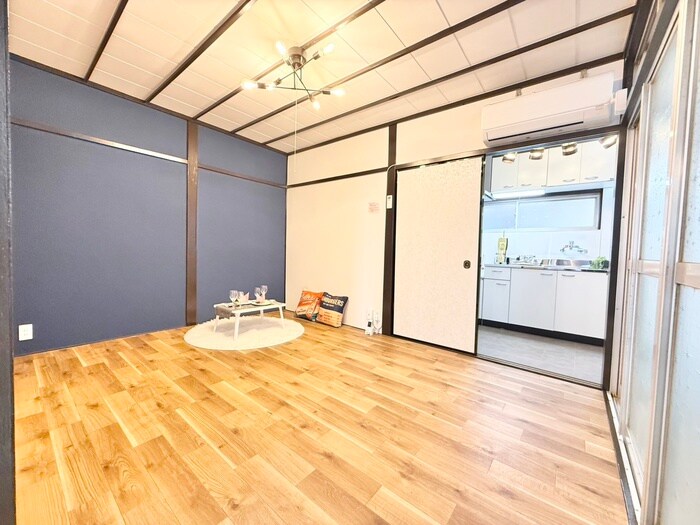 青い空と白のルピナスの物件内観写真