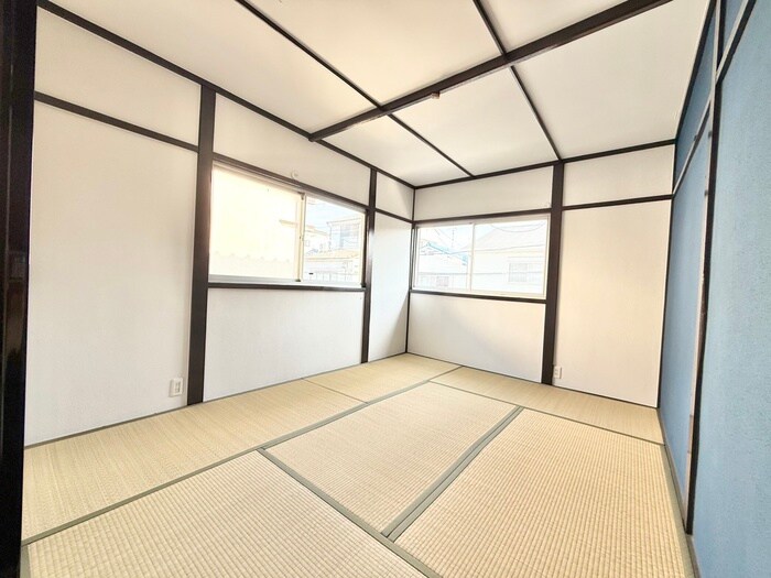 青い空と白のルピナスの物件内観写真