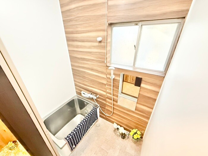 青い空と白のルピナスの物件内観写真