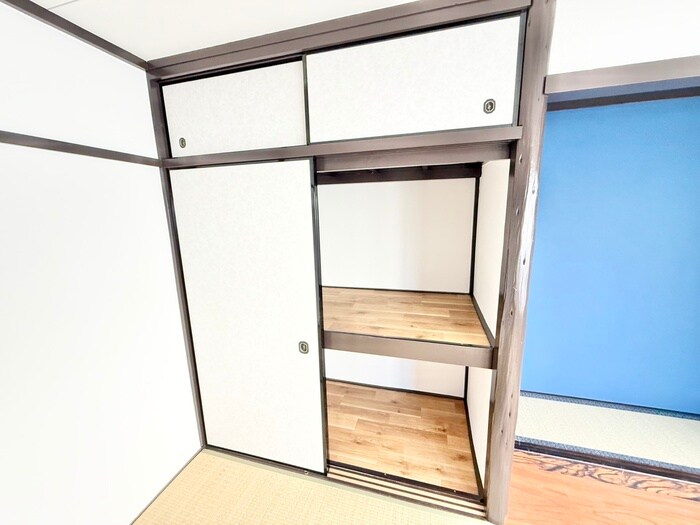 青い空と白のルピナスの物件内観写真