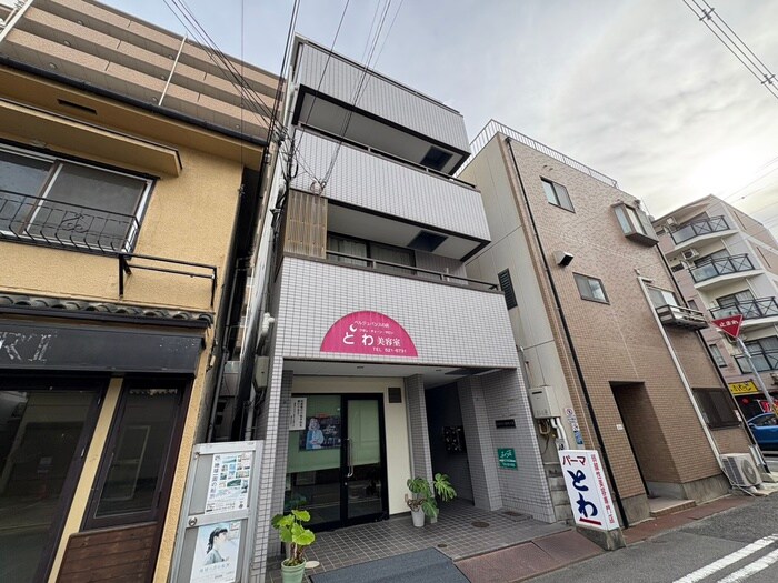 シティースペースの物件外観写真