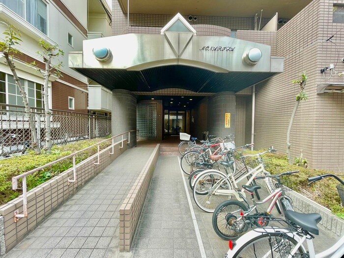 モナリサの物件外観写真