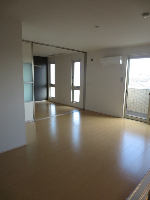 パ－クサイドカ－サの物件内観写真