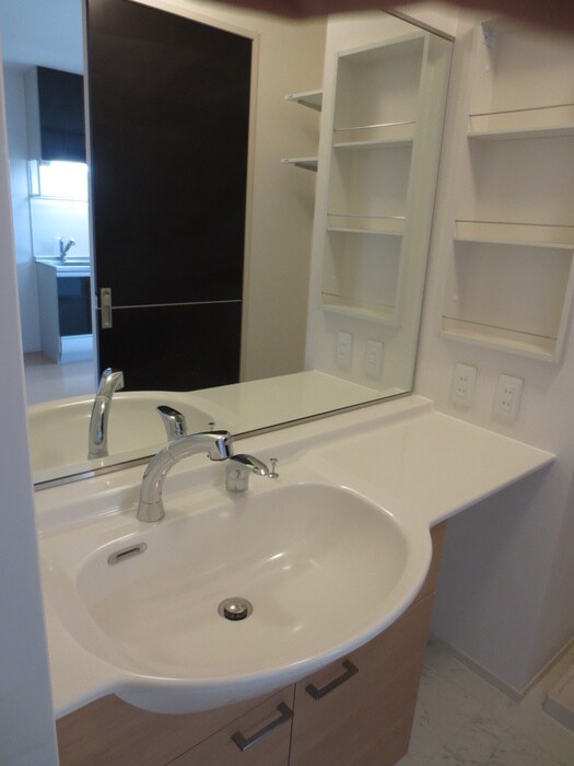 パ－クサイドカ－サの物件内観写真