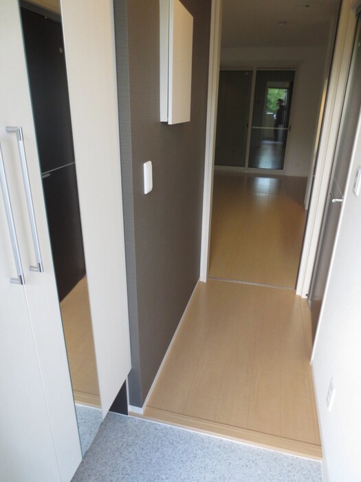 パ－クサイドカ－サの物件内観写真