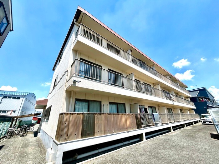 エルムマンションの物件外観写真