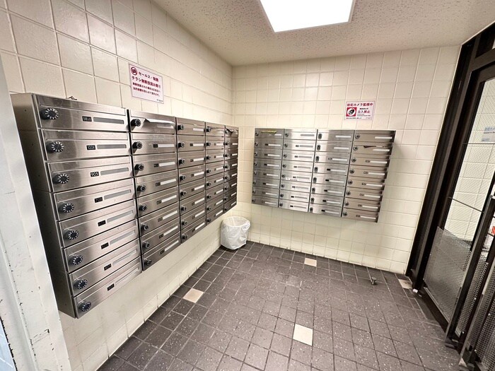 サンフロ－ラ丸太町の物件外観写真