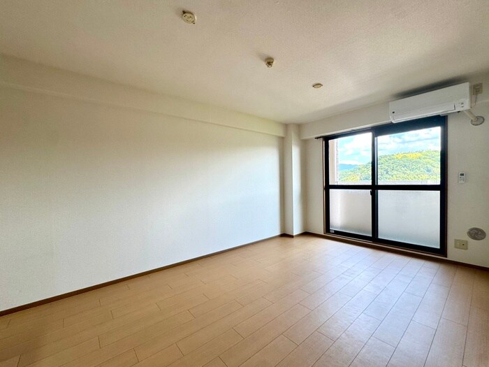 ラルジュウエストの物件内観写真