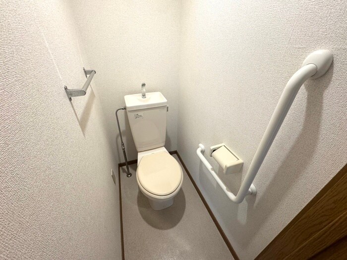 ラルジュウエストの物件内観写真