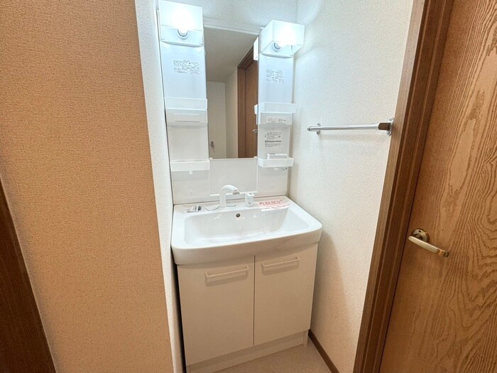 ラルジュウエストの物件内観写真