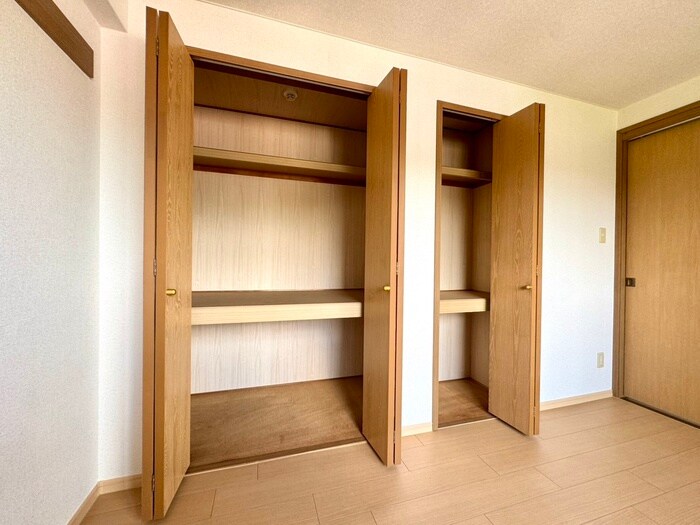 ラルジュウエストの物件内観写真