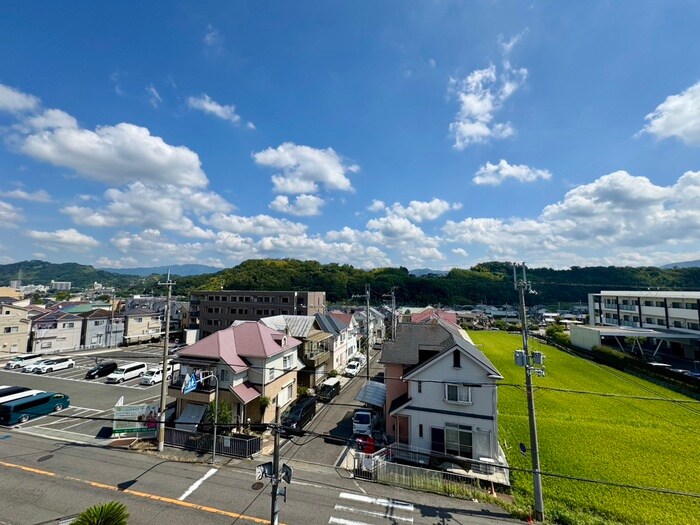 ラルジュウエストの物件内観写真