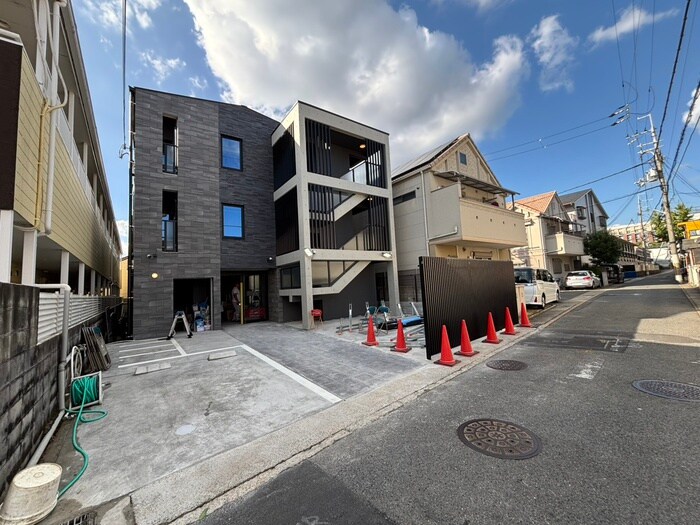 VINA山科WESTの物件外観写真