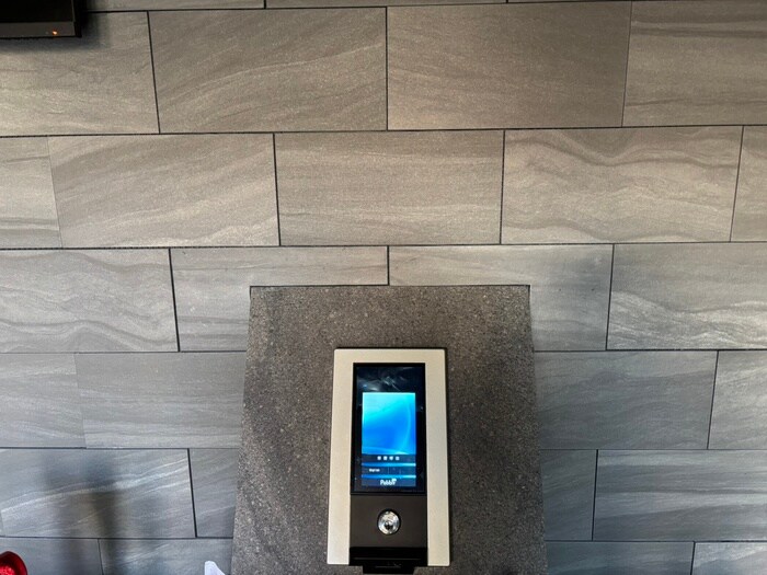 VINA山科WESTの物件外観写真