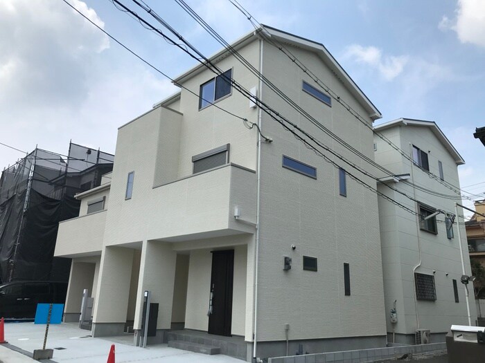 ファミリエ津之江E棟の物件外観写真