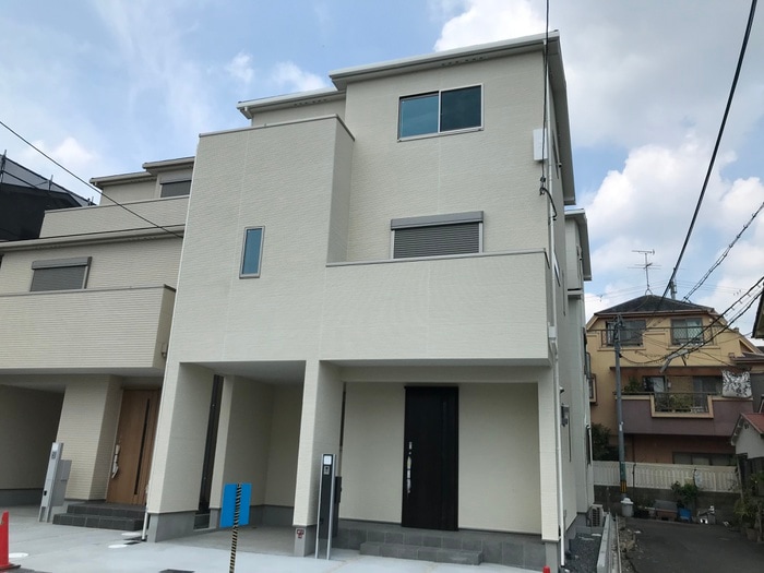 ファミリエ津之江E棟の物件外観写真