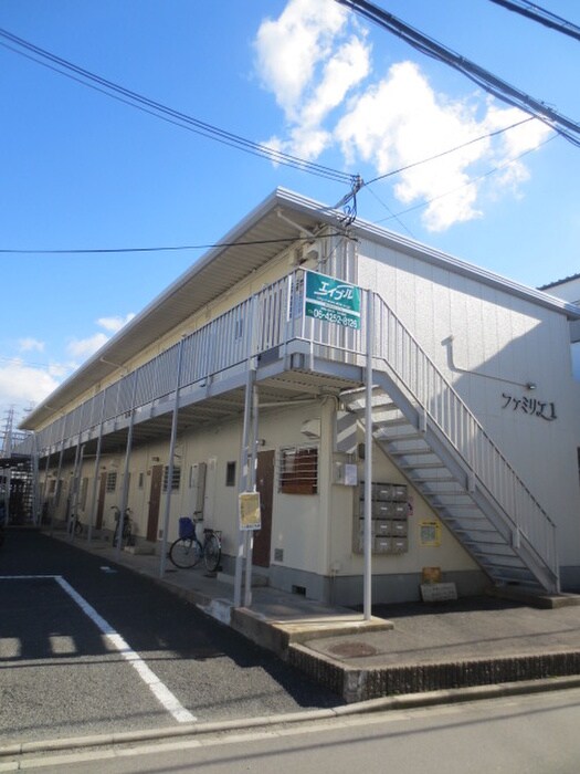 ファミリアⅠの物件外観写真