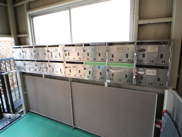 マンション緑の物件外観写真