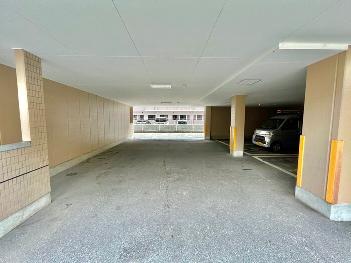 サンプラザ西野Ⅱの物件外観写真