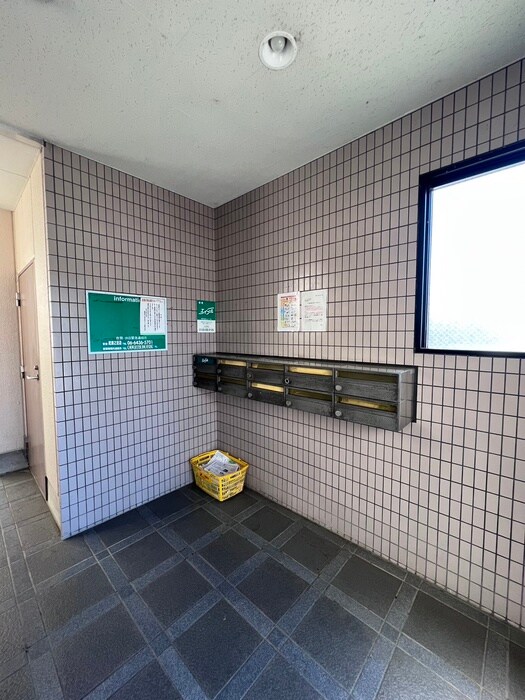 サンプラザ池尻の物件外観写真