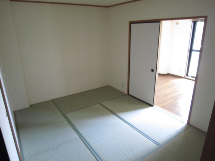 サンプラザ池尻の物件内観写真