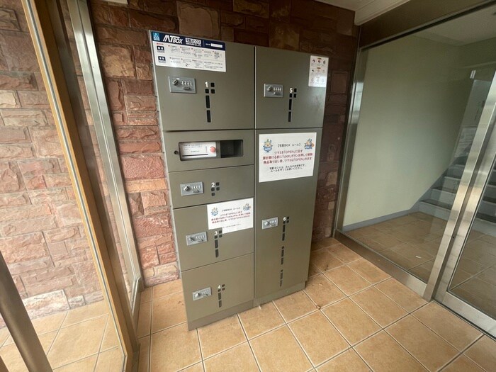 メゾンドリ－ノの物件外観写真