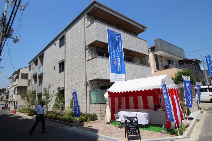 シャーメゾン加賀の物件外観写真