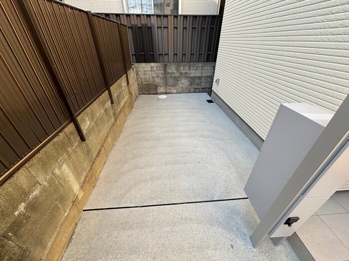 ファミリエ如是A棟の物件外観写真