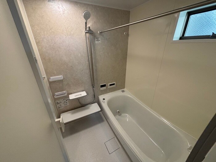 ファミリエ如是A棟の物件内観写真