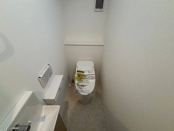 ファミリエ如是A棟の物件内観写真