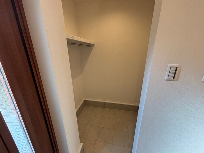 ファミリエ如是A棟の物件内観写真