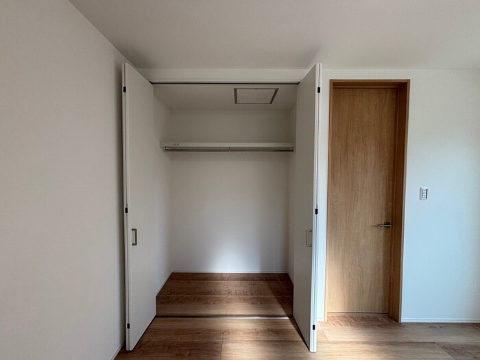 ファミリエ如是A棟の物件内観写真