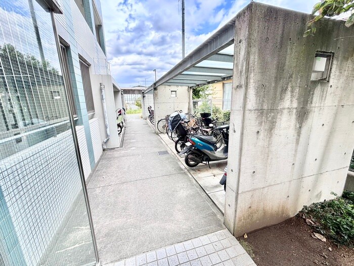 トリ・ビラ－ジュの物件外観写真