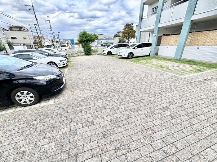 トリ・ビラ－ジュの物件外観写真