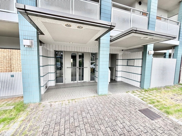 トリ・ビラ－ジュの物件外観写真