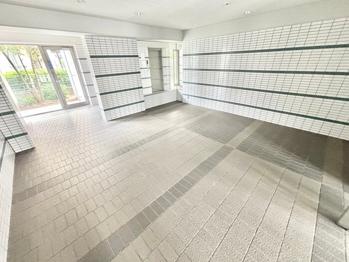 トリ・ビラ－ジュの物件外観写真