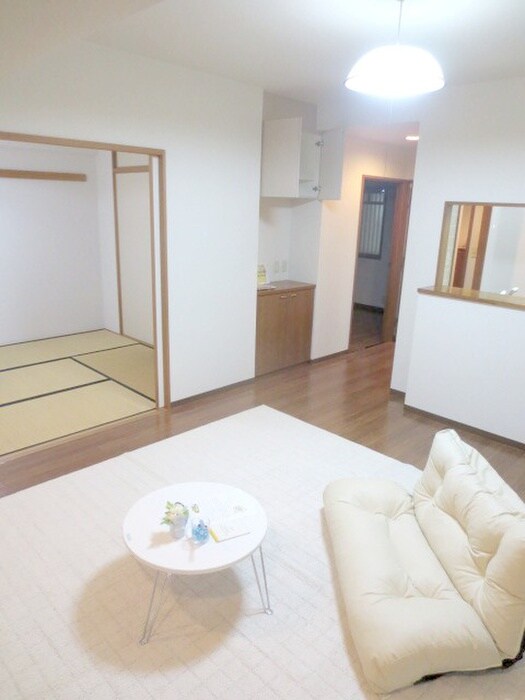 トリ・ビラ－ジュの物件内観写真