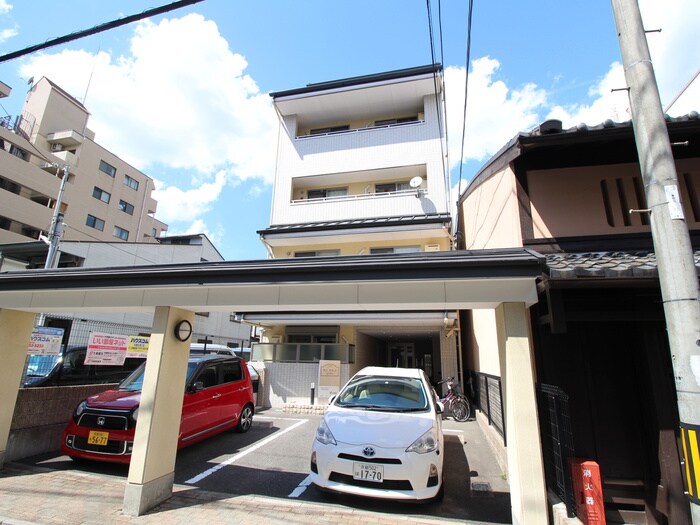 サンワルツの物件外観写真