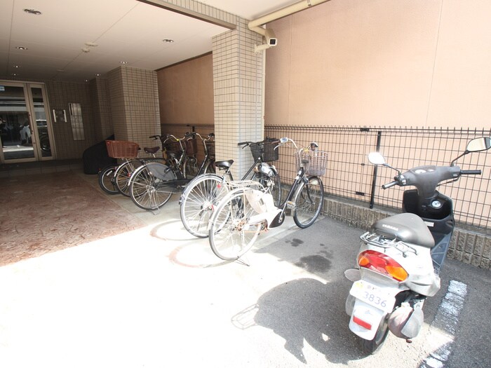 サンワルツの物件外観写真