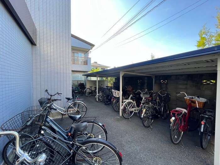 リバ－サイド仁和寺の物件外観写真