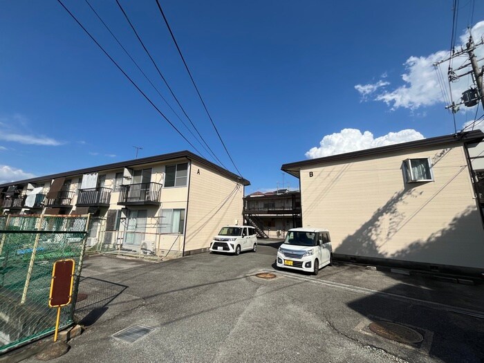 乾ハイツＢ棟の物件外観写真