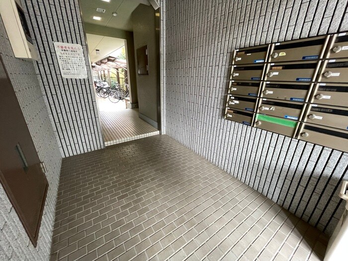 パレ中久世Ⅱの物件外観写真