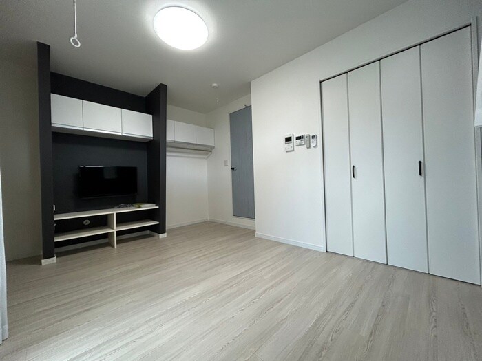 エヌエムサンカンテキャトフE棟の物件内観写真