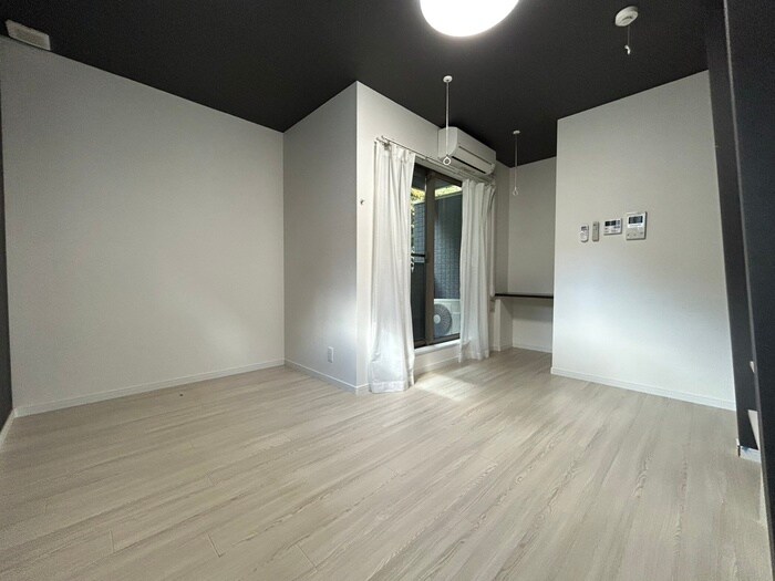 エヌエムサンカンテキャトフE棟の物件内観写真