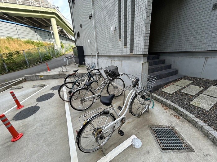 エヌエムサンカンテキャトフE棟の物件外観写真