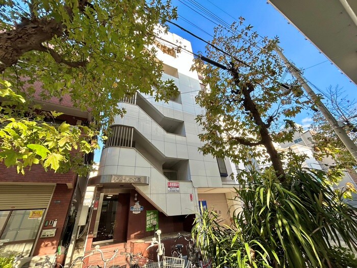 ドムール大倉の物件外観写真