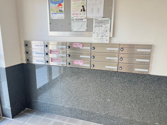 グロ－リ南草津の物件外観写真