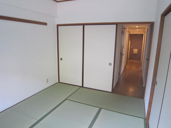 ジオレミヨ甲子園口の物件内観写真