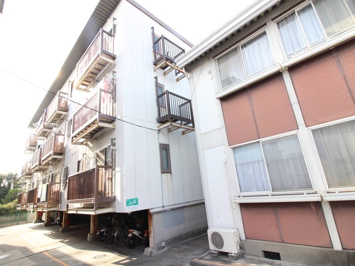 ＴＷＩＮ　ＨＩＬＬ松幸苑３号棟の物件外観写真