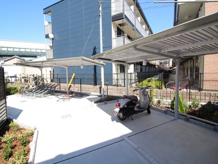 ﾚﾌｨﾅｰﾄﾞ・ｺﾝﾄﾞﾐﾆｵの物件外観写真